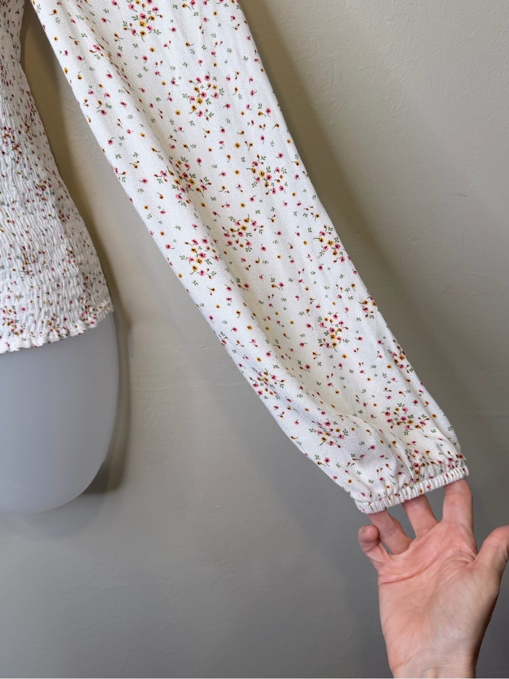 Cupcakes & Cashmere | Savannah Smocked Square-Neck Ditsy Floral Puff-Sleeve Top - Picture 10 of 15